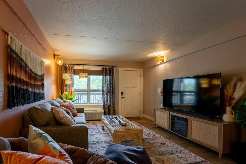 Pet Friendly Boho Condo With Pool--Fitness Center--Next To The Branson Landing--Close To Convention Center And Kanakuk Exterior foto